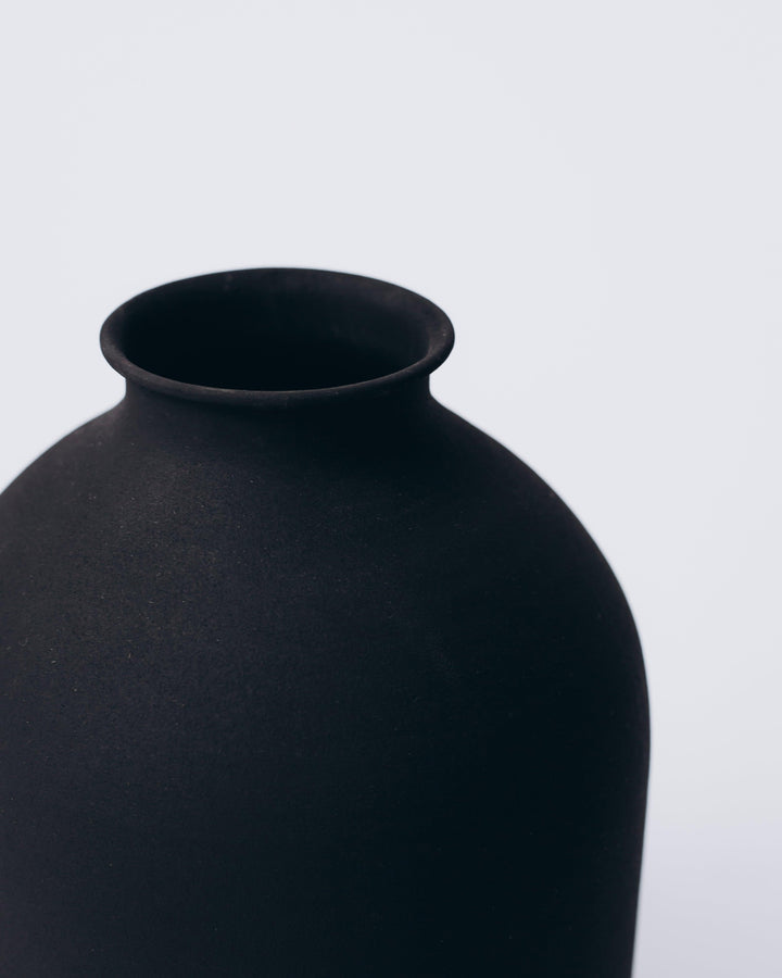 HERA IRON VASE - MATT WHITE - Decovasse